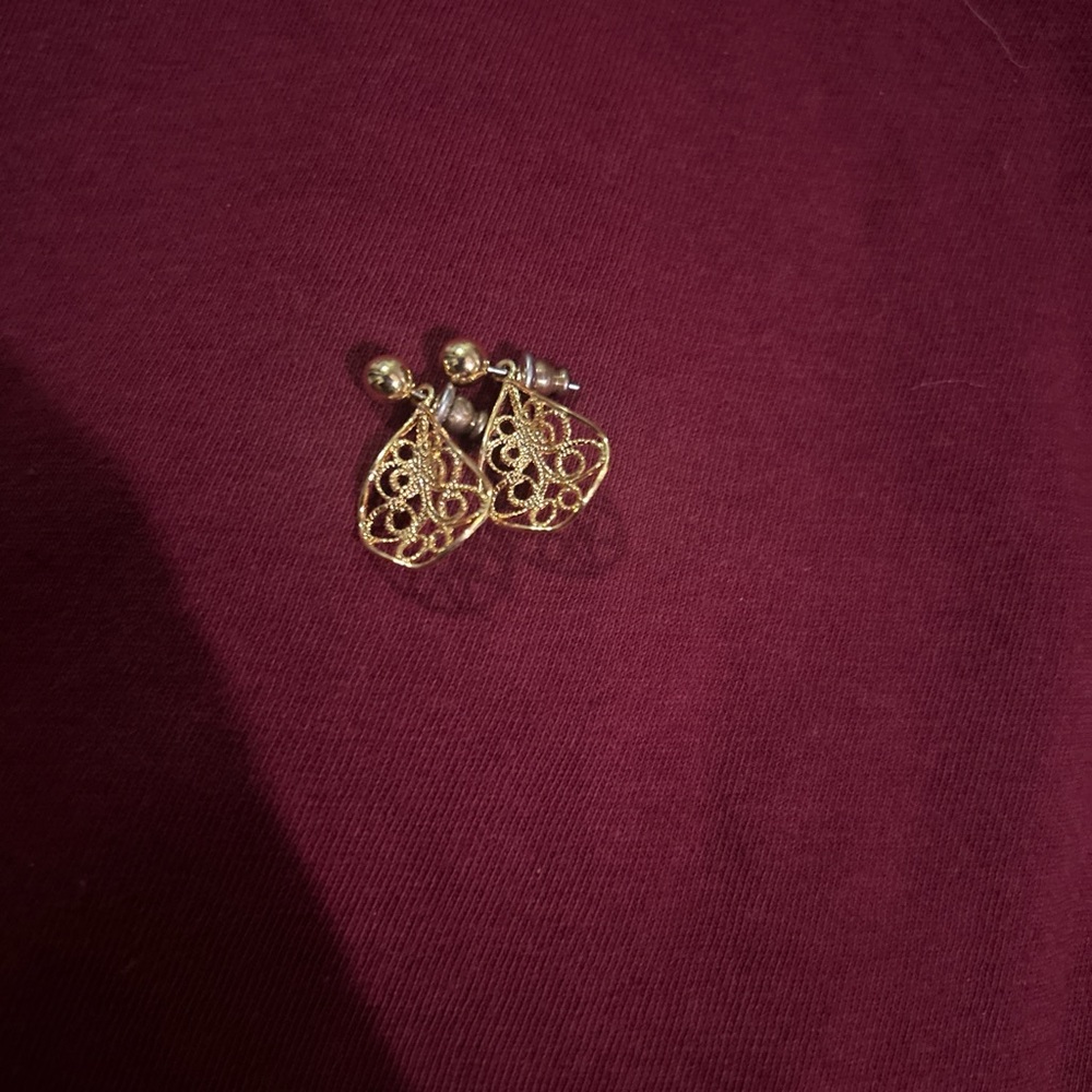 Elegant Gold Filigree Earrings